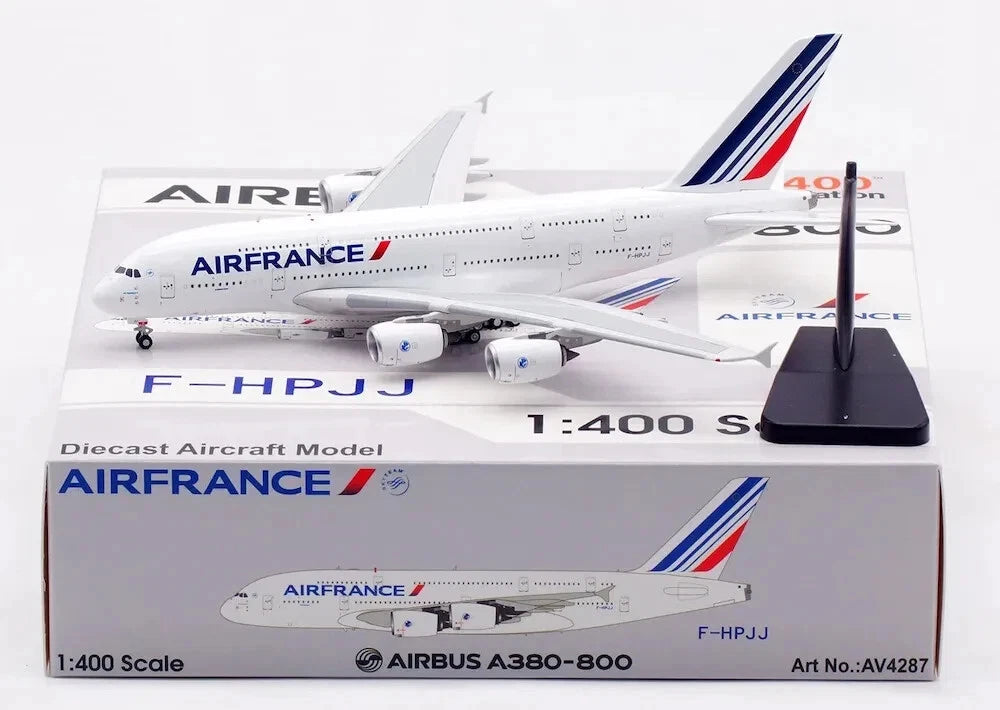 AVIATION 400  A380-861 AIR FRANCE (DETACHABLE GEAR) REG: F-HPJJ