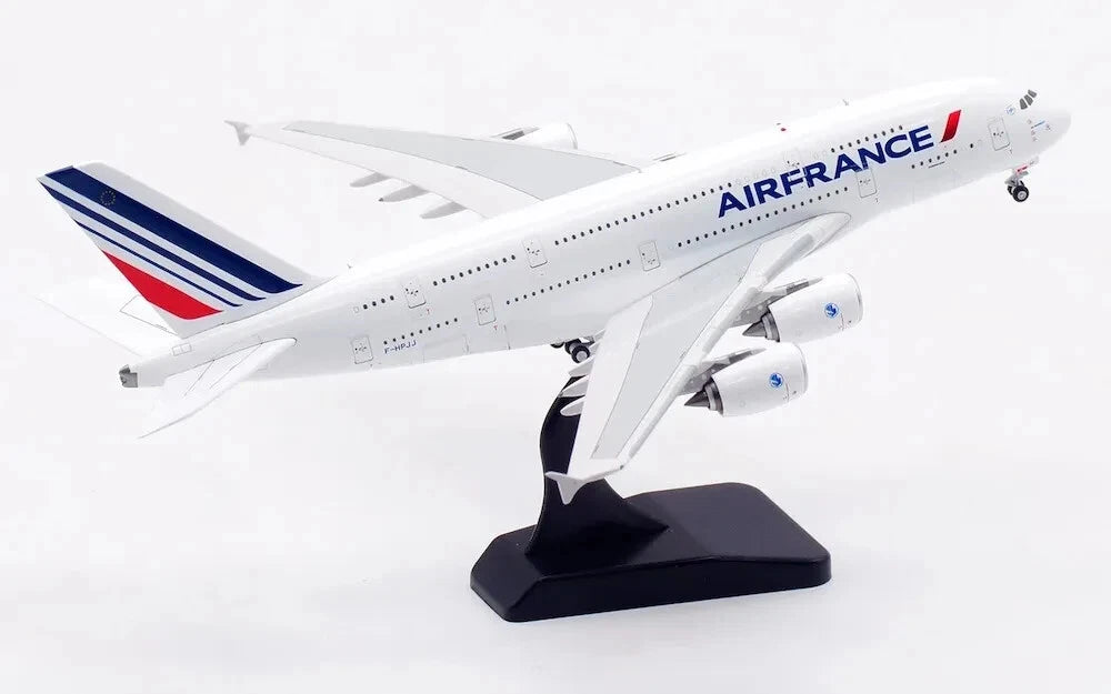 AVIATION 400  A380-861 AIR FRANCE (DETACHABLE GEAR) REG: F-HPJJ