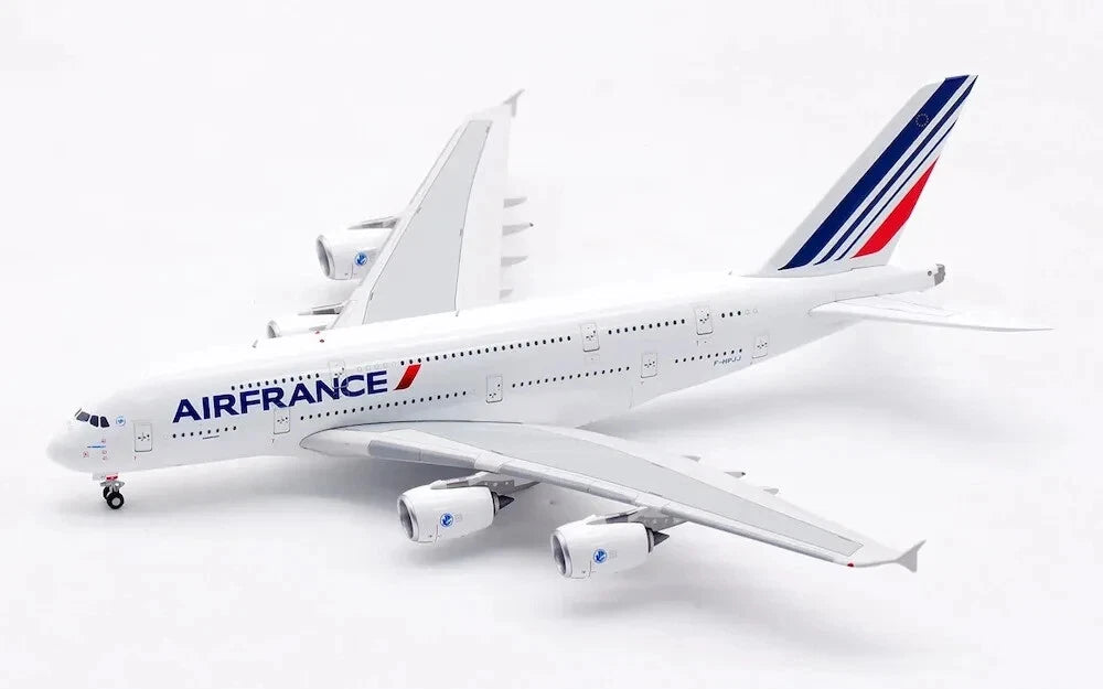 AVIATION 400  A380-861 AIR FRANCE (DETACHABLE GEAR) REG: F-HPJJ