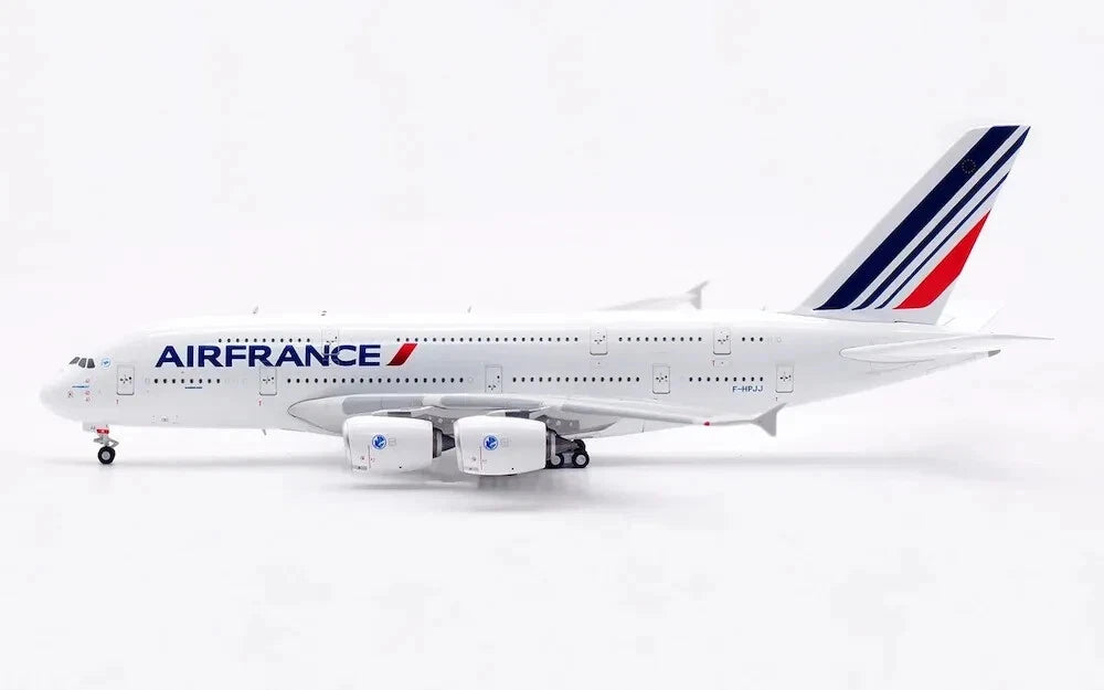 AVIATION 400  A380-861 AIR FRANCE (DETACHABLE GEAR) REG: F-HPJJ
