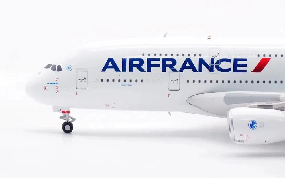 AVIATION 400  A380-861 AIR FRANCE (DETACHABLE GEAR) REG: F-HPJJ