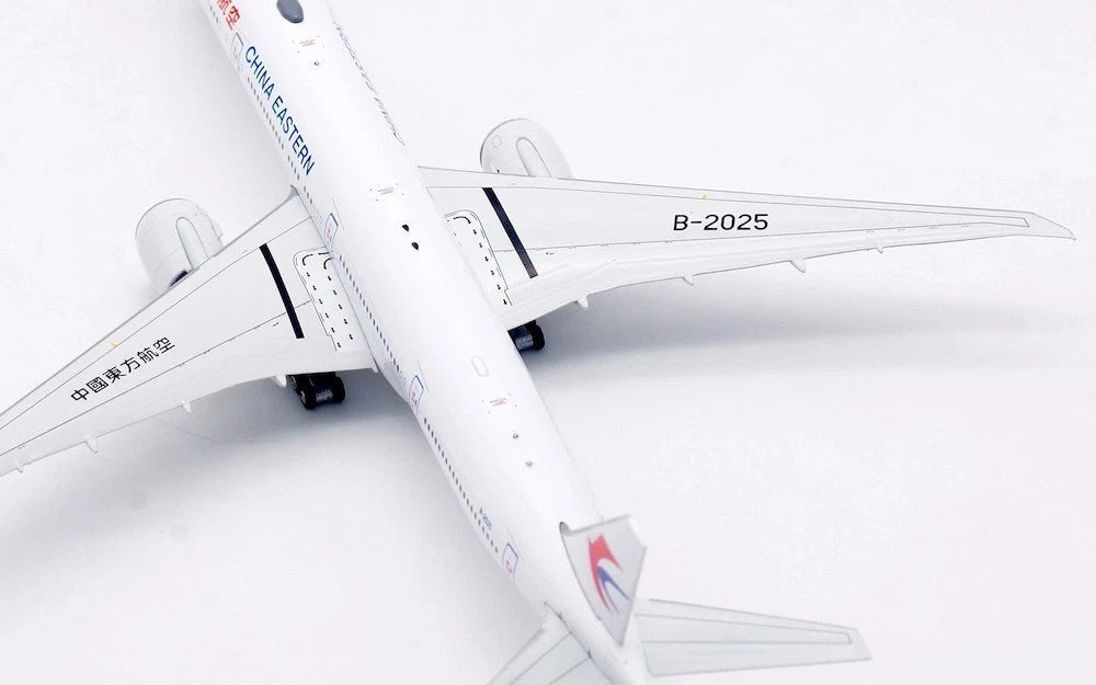 AVIATION 400 B777-39PER CHINA EASTERN AIRLINES "DETACHABLE GEAR" REG: B-2025