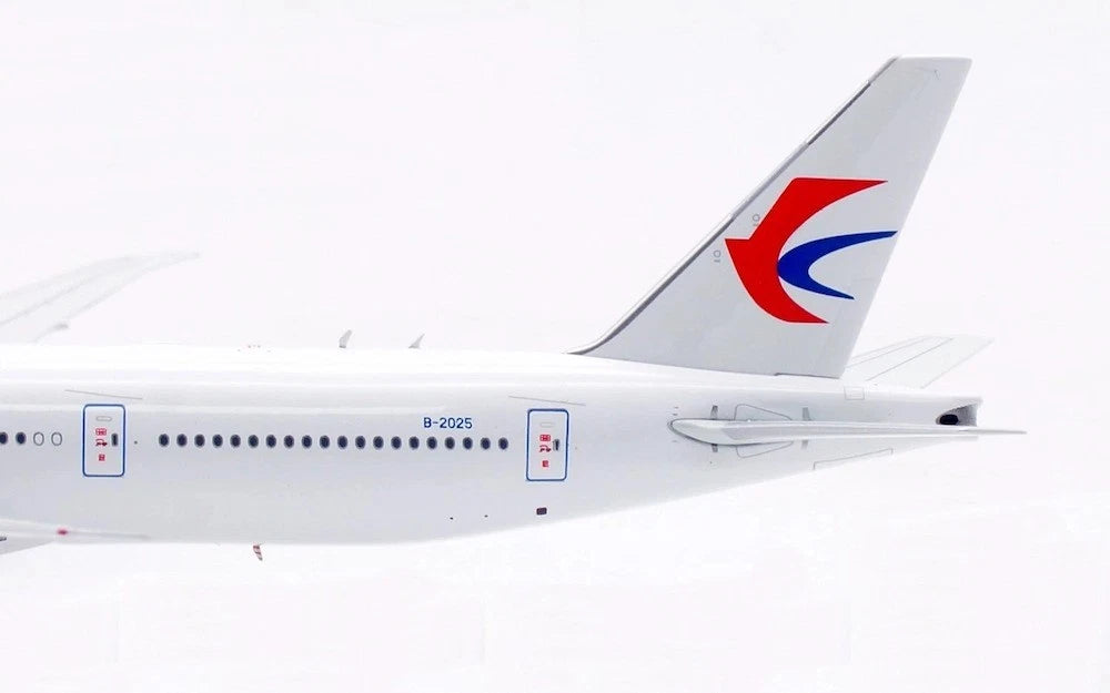 AVIATION 400 B777-39PER CHINA EASTERN AIRLINES "DETACHABLE GEAR" REG: B-2025