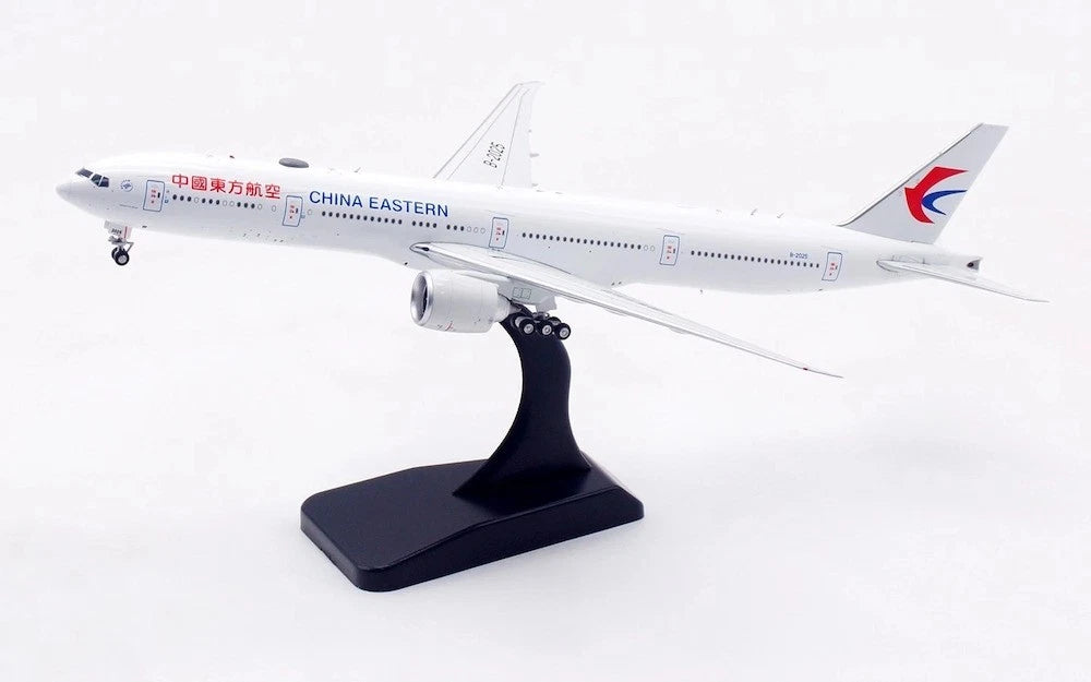 AVIATION 400 B777-39PER CHINA EASTERN AIRLINES "DETACHABLE GEAR" REG: B-2025