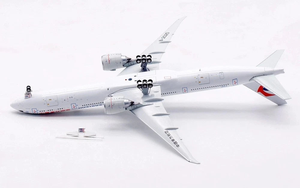 AVIATION 400 B777-39PER CHINA EASTERN AIRLINES "DETACHABLE GEAR" REG: B-2025