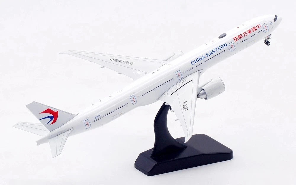 AVIATION 400 B777-39PER CHINA EASTERN AIRLINES "DETACHABLE GEAR" REG: B-2025