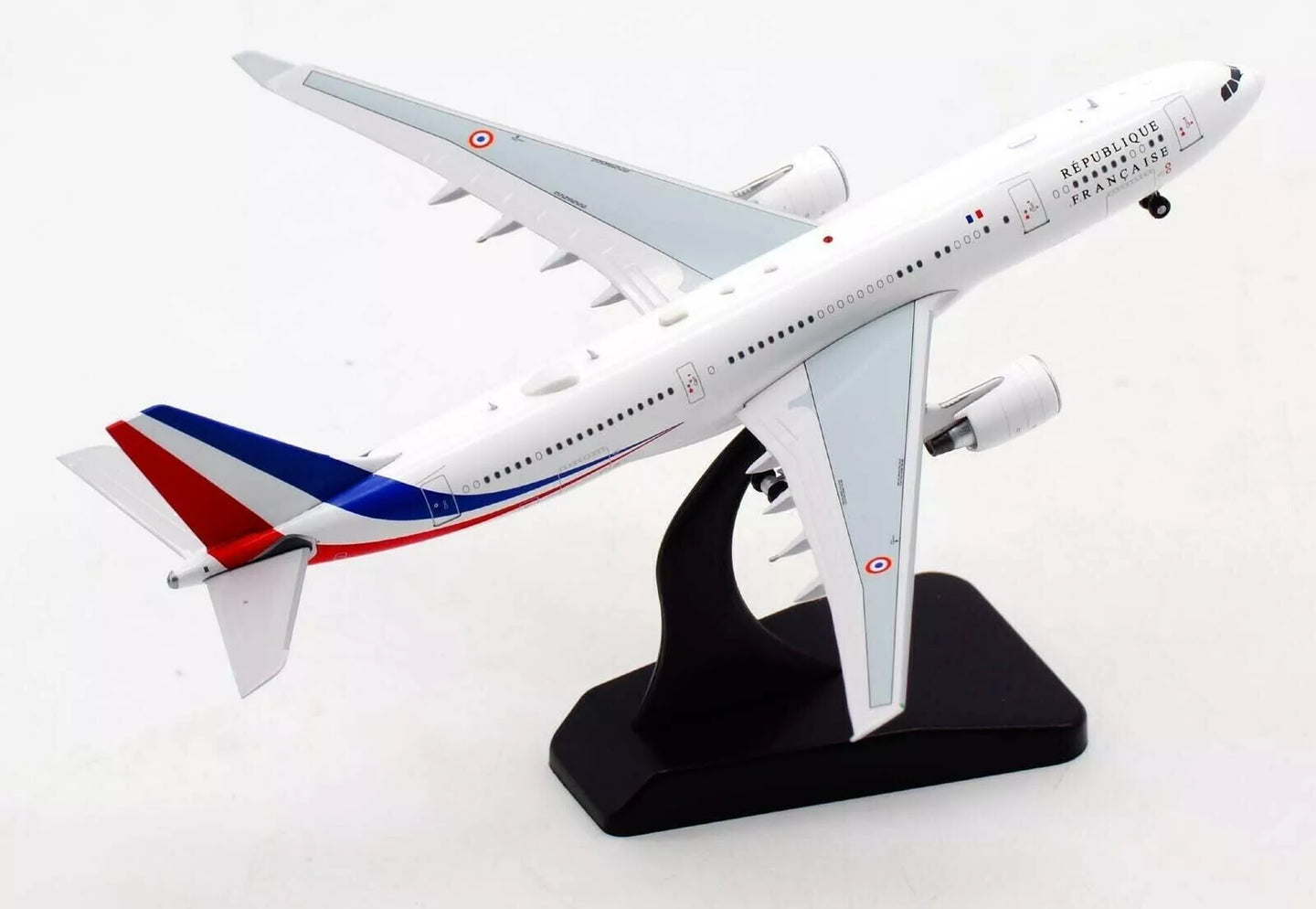 AVIATION 400 A330-223 FRENCH AIR FORCE REG: F-RARF