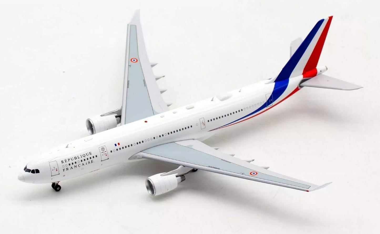 AVIATION 400 A330-223 FRENCH AIR FORCE REG: F-RARF