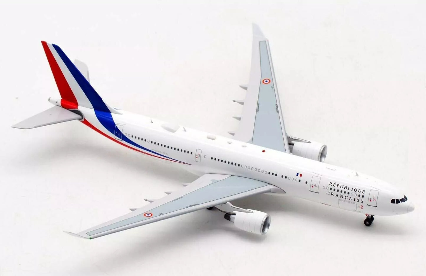 AVIATION 400 A330-223 FRENCH AIR FORCE REG: F-RARF