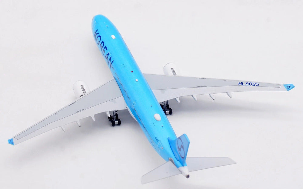 AVIATION 400 A330-323 KOREAN AIR REG: HL8025