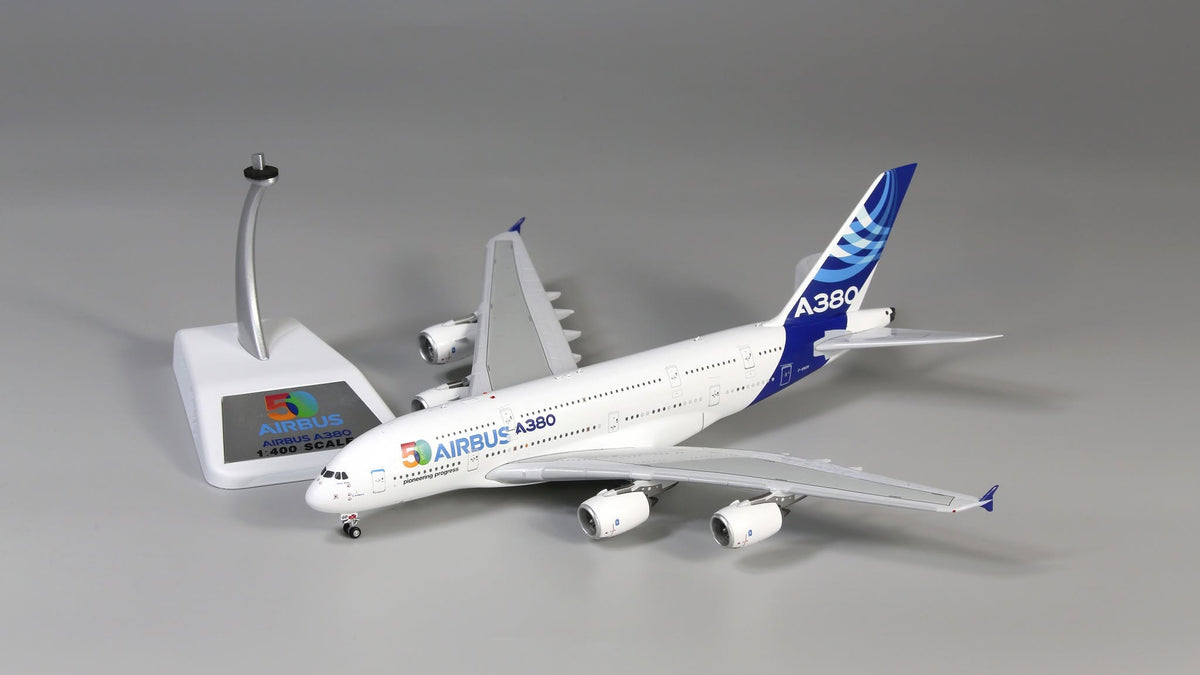 AVIATION 400 A380 AIRBUS INDUSTRIE "50 YEARS PIONEERING PROGRESS" (DETACHABLE GEAR) REG: F-WWOW