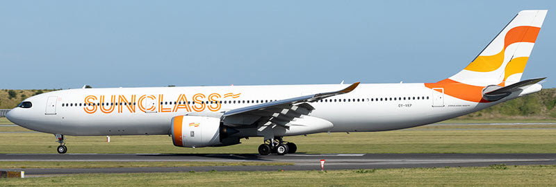 AVIATION 400 AV4415 1/400 AIRBUS A330-941 SUNCLASS AIRLINES "DETACHABLE GEAR" REG: OY-VKP