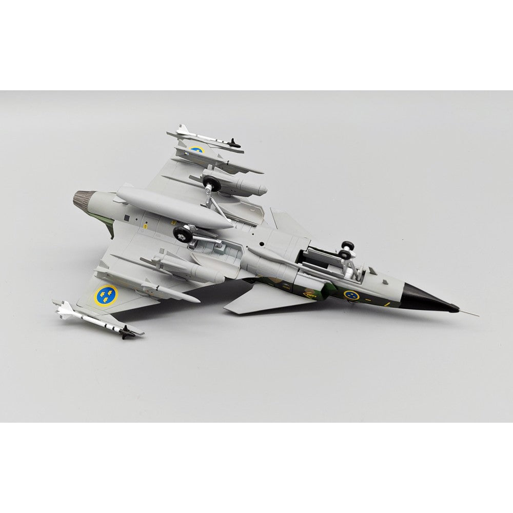 AVIATION 72 SAAB GRIPEN JAS-39A 39131 SWEDISH AIR FORCE