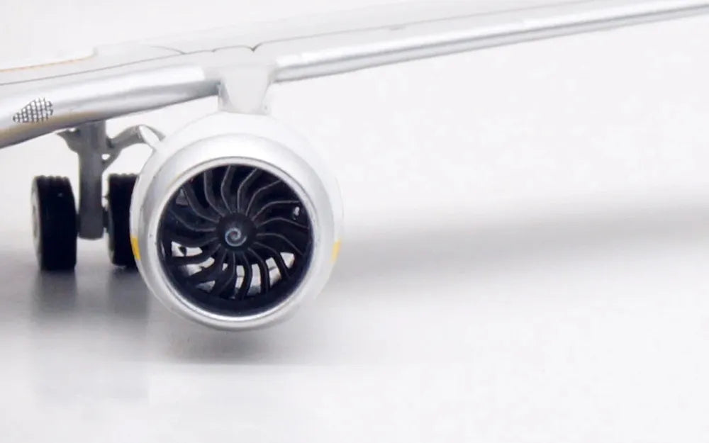 WB MODELS B737-8 MAX 200 BUZZ REG: SP-RZH