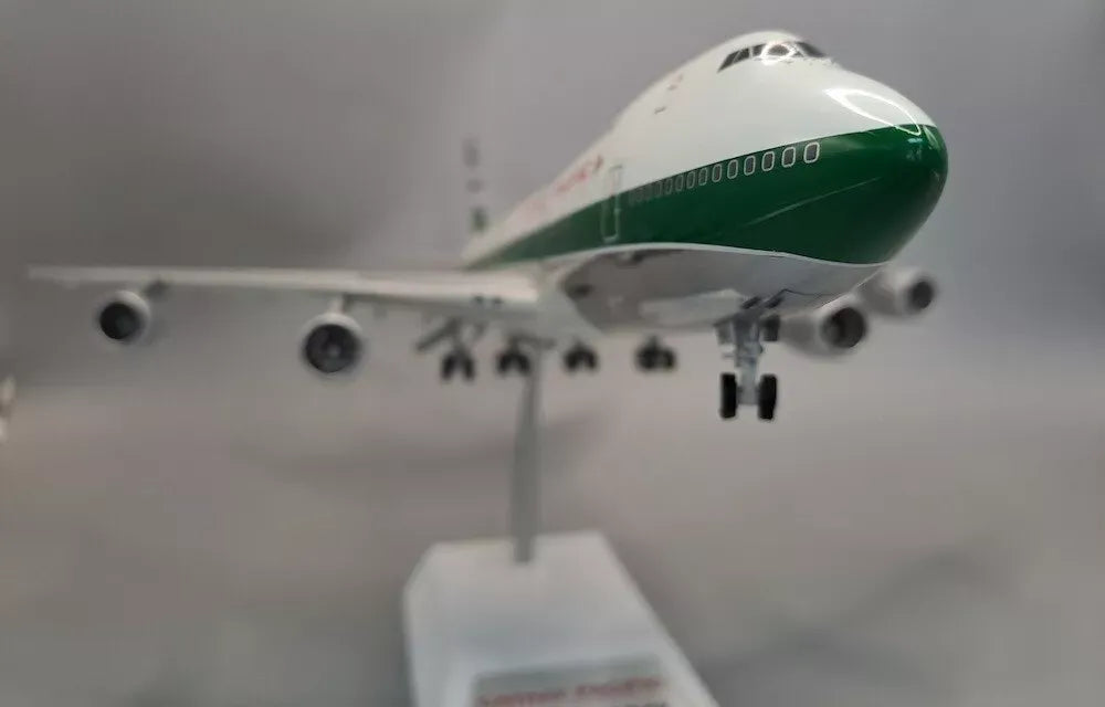 WB MODELS B747-200 CATHAY PACIFIC (POLISHED) REG: VR-HIA