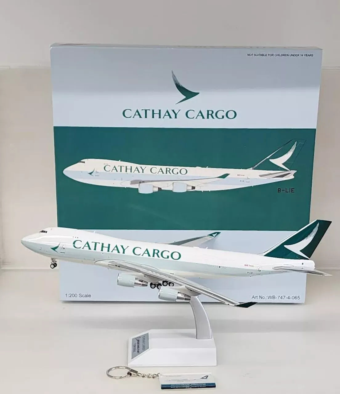 WB MODELS B747-400 CATHAY CARGO NEW LIVERY LIMITED 60 PCS REG: B-LIE