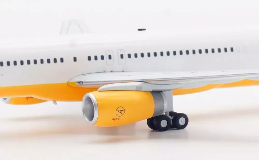 WB MODELS B757-330 CONDOR REG: D-ABOA