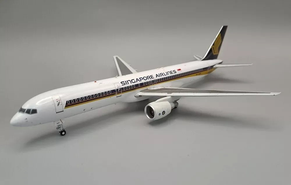WB MODELS B757-212 SINGAPORE AIRLINES REG: 9V-SGN