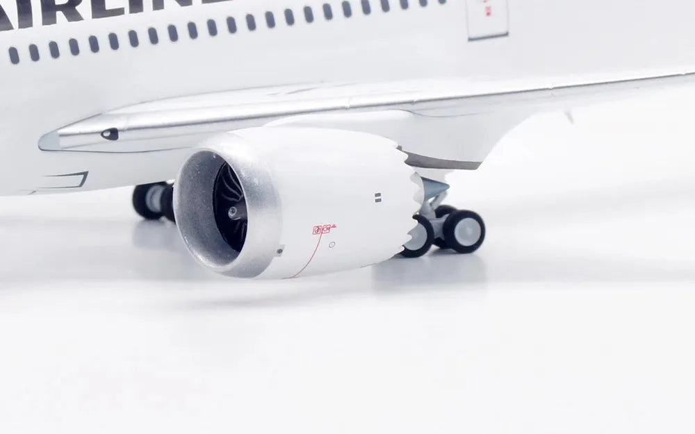 WB MODELS B787-8 DREAMLINER JAPAN AIR LINES (JAL) REG: JA846J