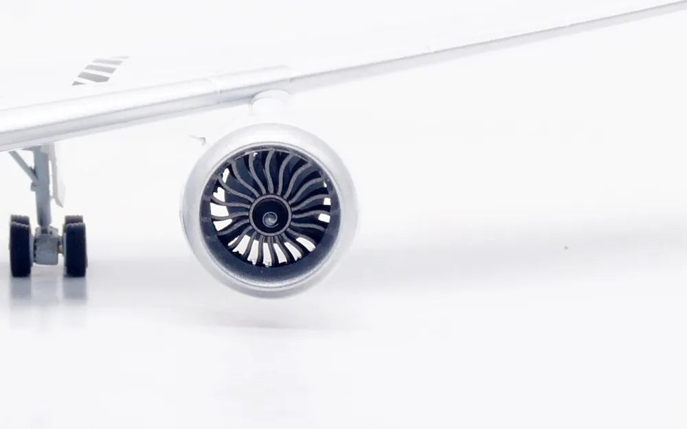 WB MODELS B787-8 DREAMLINER JAPAN AIR LINES (JAL) REG: JA846J