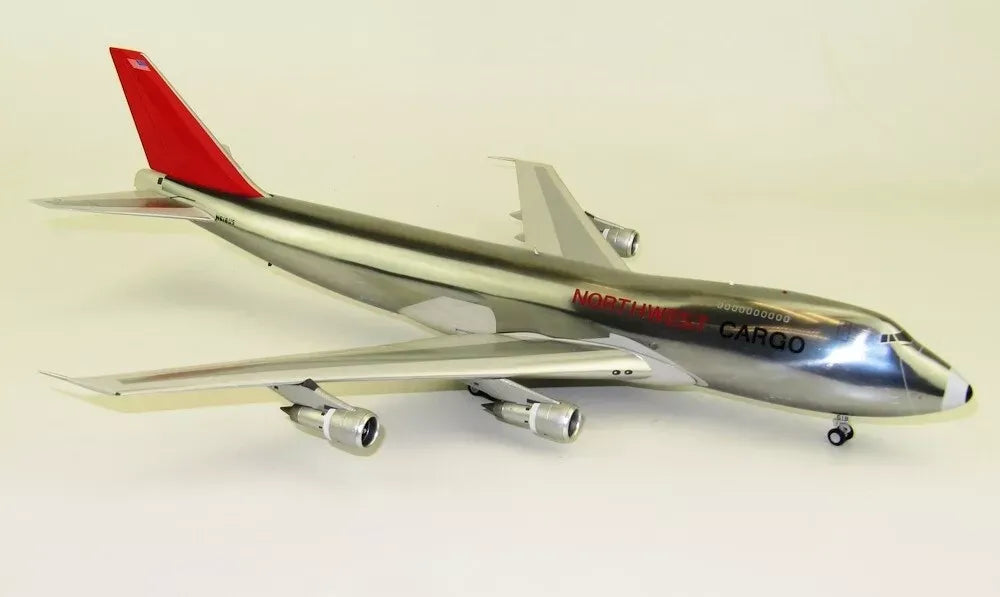 WB MODELS B747-200 NORTHWEST AIRLINES CARGO REG: N618US
