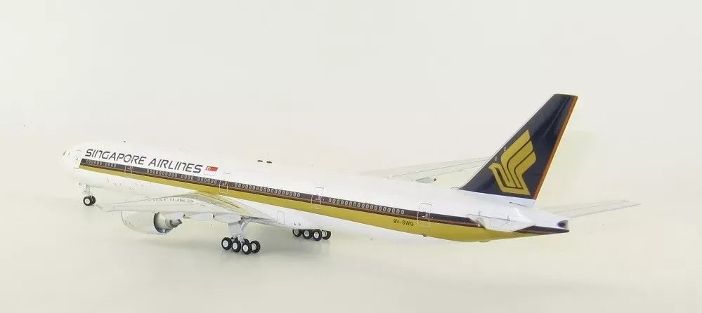 WB MODELS B777-312/ER SINGAPORE AIRLINES REG: 9V-SWG