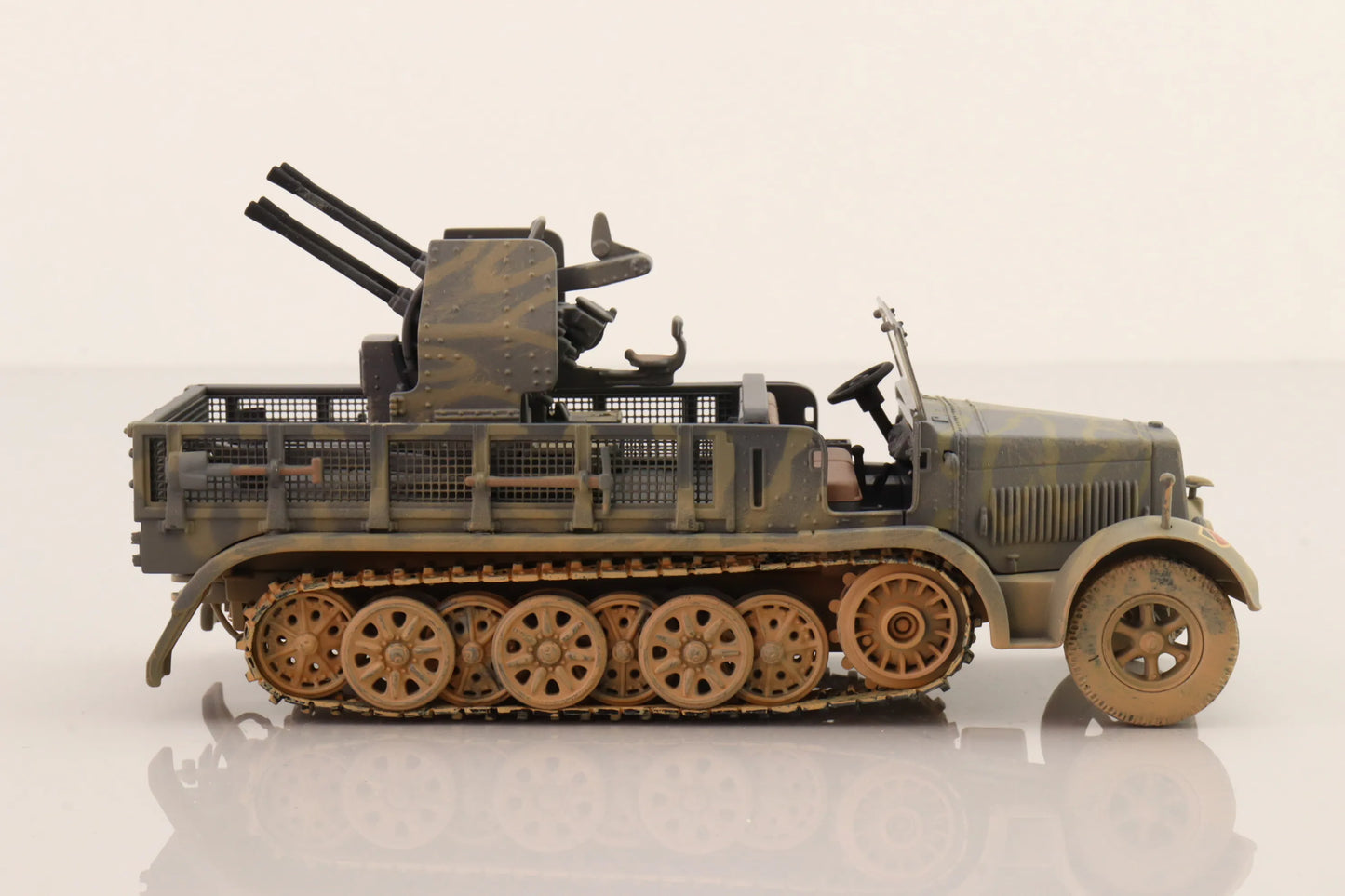 CORGI SD.KFZ.7/1 KRAUSS-MAFFEI HALF TRACK WITH FLAKVIERLING 38