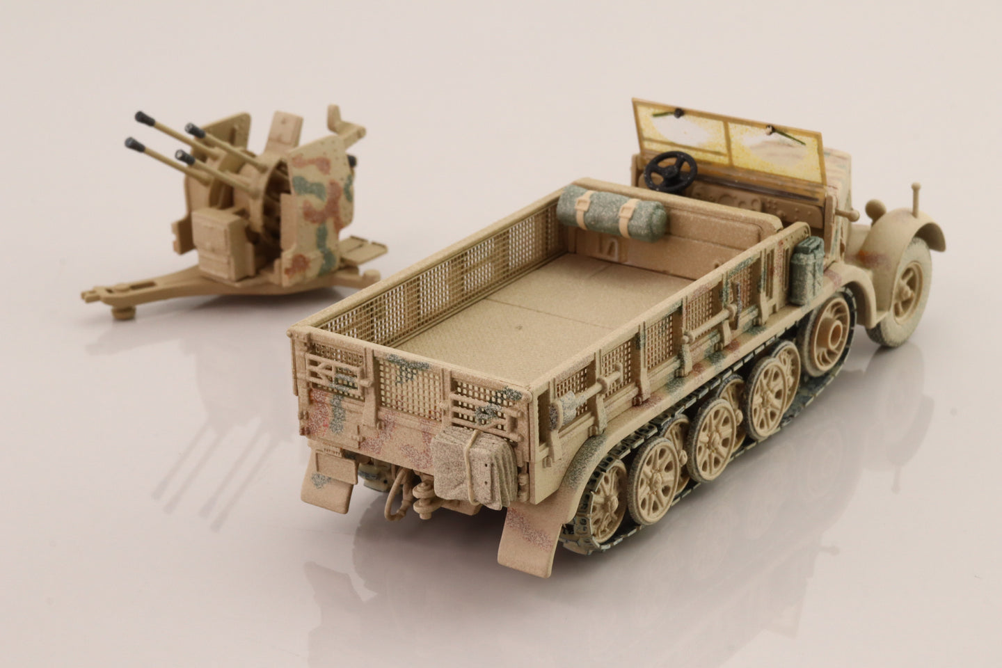 CORGI SD.KFZ.7/1 HALF TRACK WITH 2CM FLAKVIERLING 38 QUAD ANTI-AIRCRAFT GUN NORTH AFRICA 1942