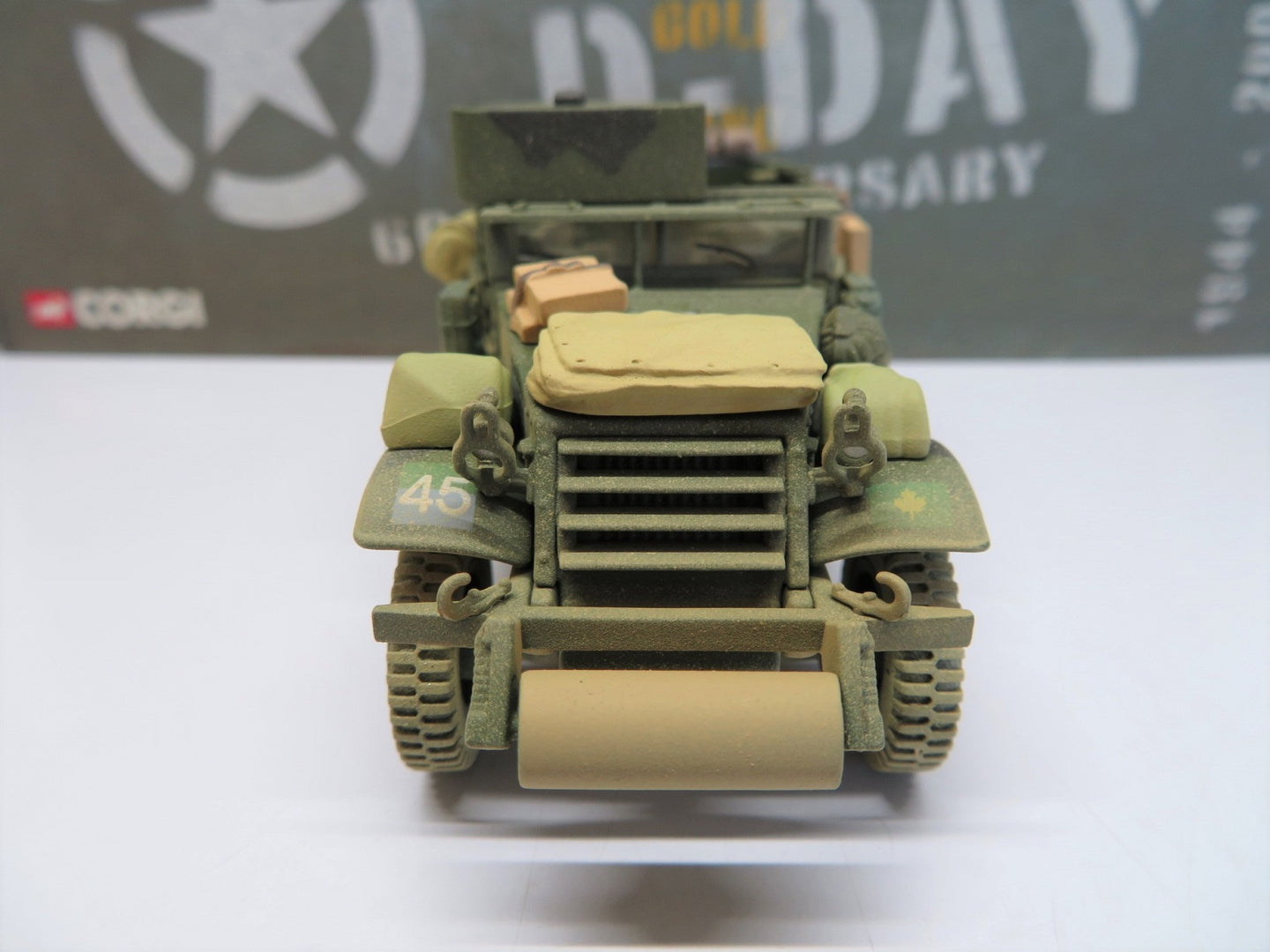 CORGI M3 WHITE HALF-TRACK 4TH CANADIAN ARMOURED FRANCE 1944