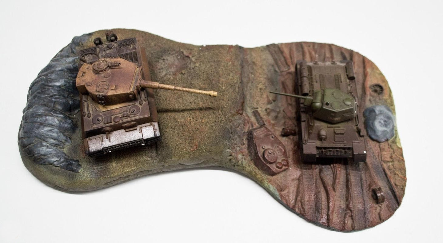 CORGI 2 PIECE T-34 AND TIGER TANK DIORAMA USSR 1943