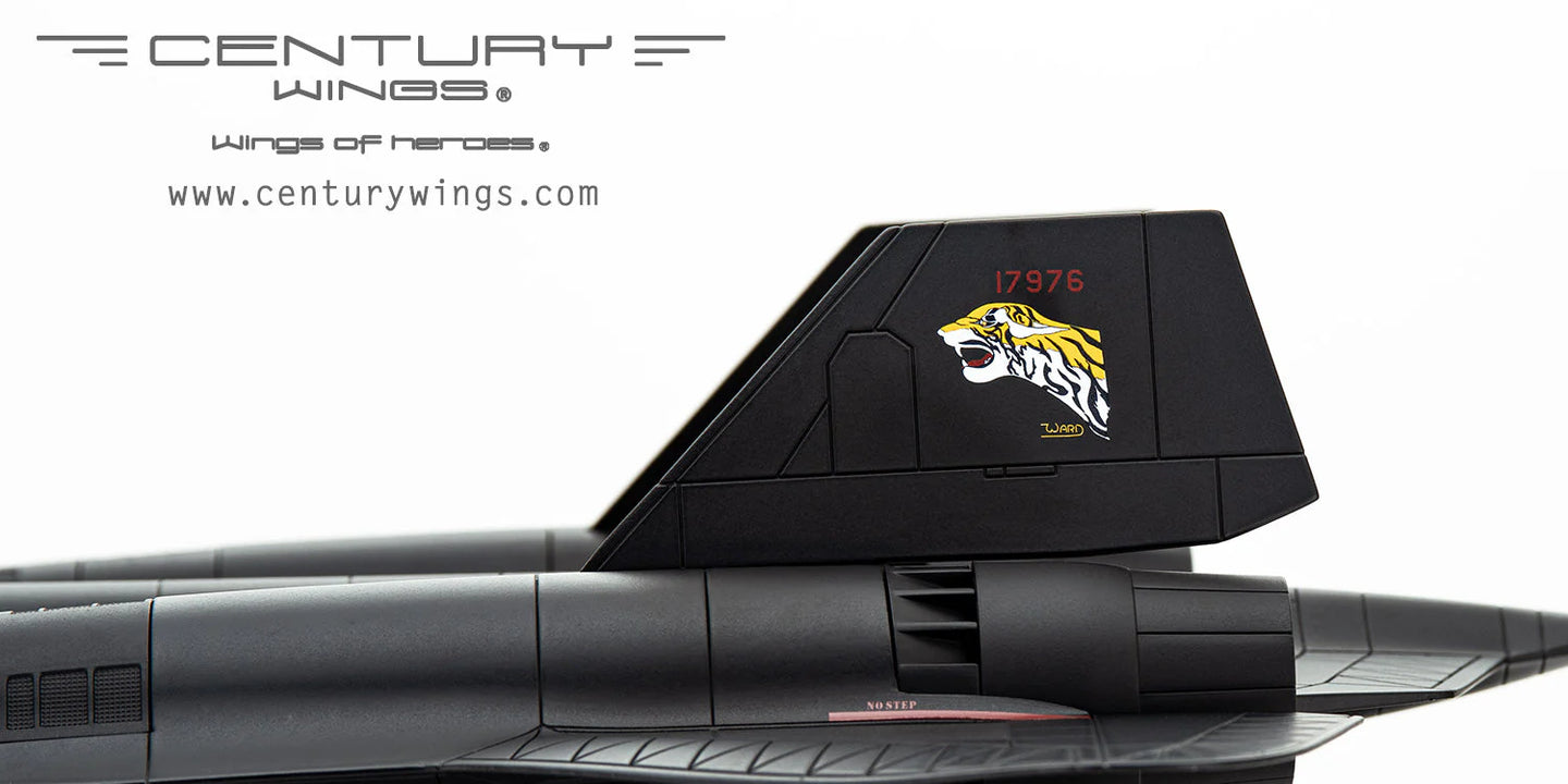 CENTURY WINGS SR-71A BLACKBIRD USAF 9TH SRW 61-7976 "SNARLING CAT" 1990