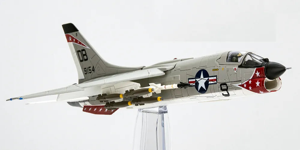 CENTURY WINGS F-8E CRUSADER U.S.MARINE CORPS "DEATH ANGELS" DB8 1966 (FLAPS DOWN VERSION)