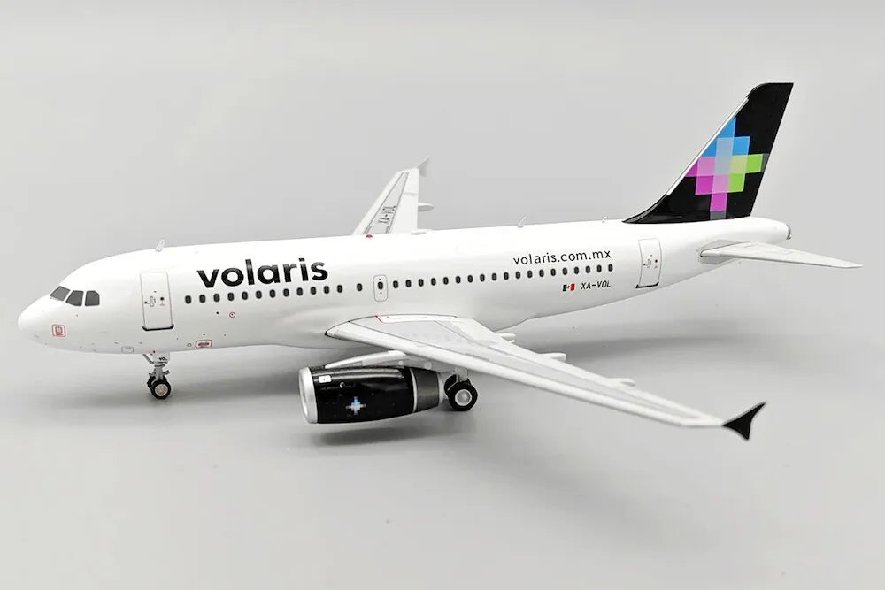 EL AVIADOR MODELS AIRBUS A319-132 VOLARIS REG: XA-VOL
