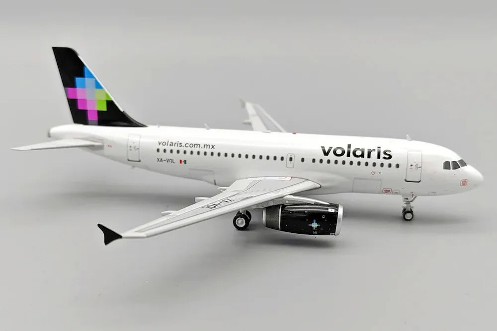EL AVIADOR MODELS AIRBUS A319-132 VOLARIS REG: XA-VOL