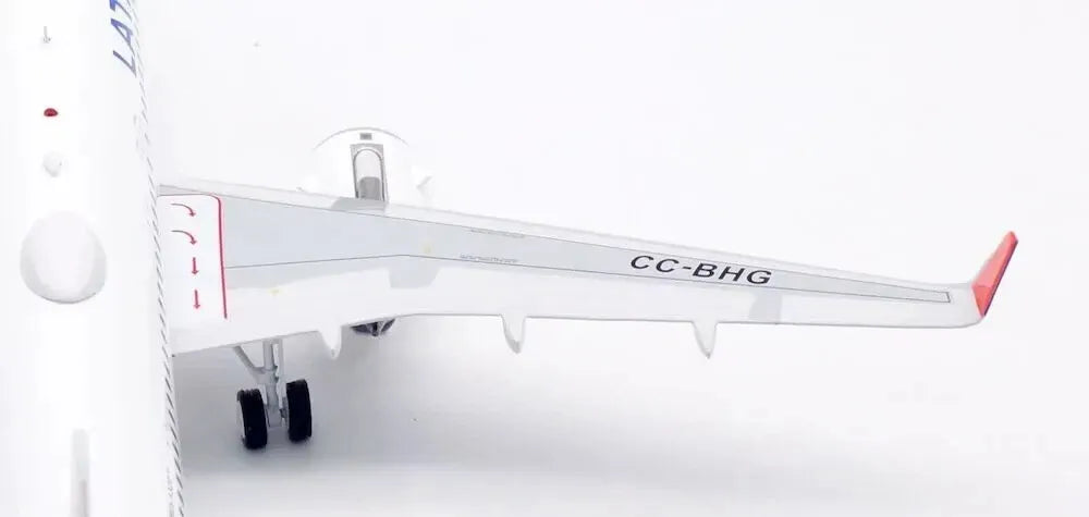 EL AVIADOR MODELS A320NEO LATAM "FIRST A320NEO AT SOUTH AMERICA" REG: CC-BHG