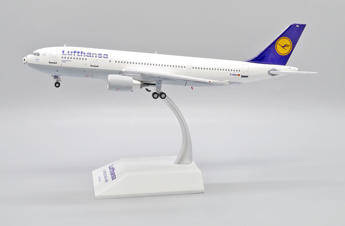 JC WINGS A300-600R LUFTHANSA FOOTBALL NOSE REG: D-AIAU
