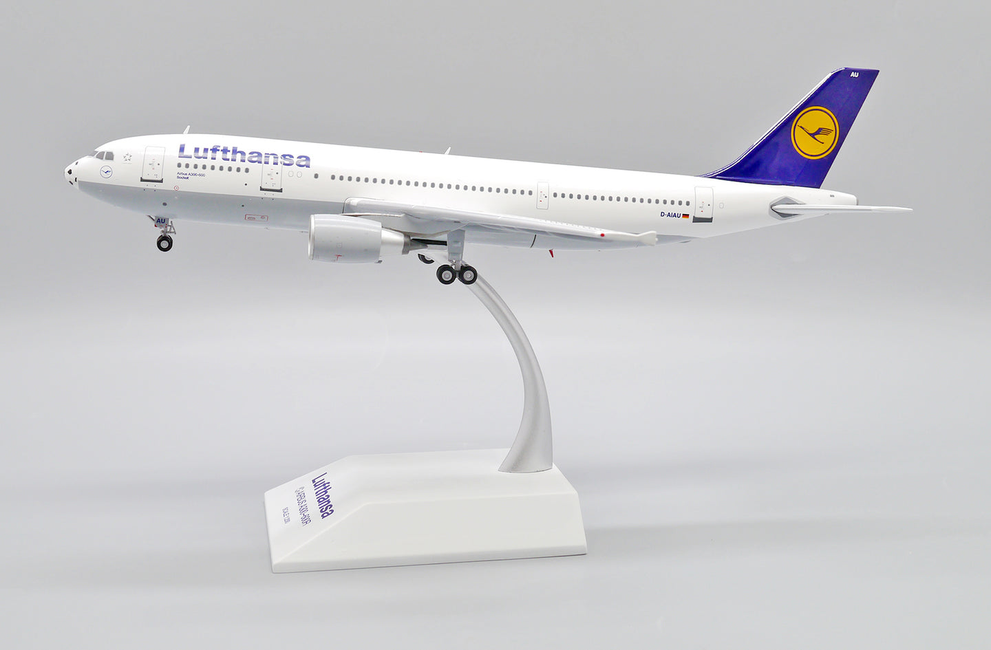 JC WINGS A300-600R LUFTHANSA FOOTBALL NOSE REG: D-AIAU