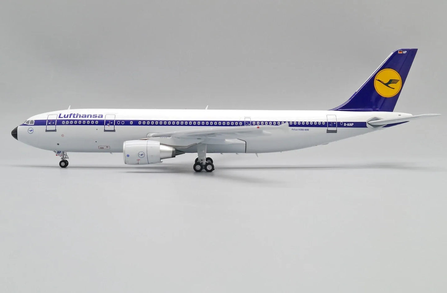 JC WINGS A300-600R LUFTHANSA REG: D-AIAP