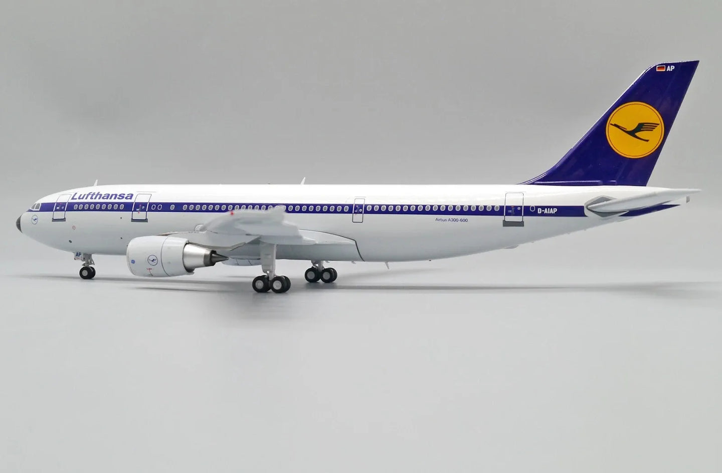 JC WINGS A300-600R LUFTHANSA REG: D-AIAP