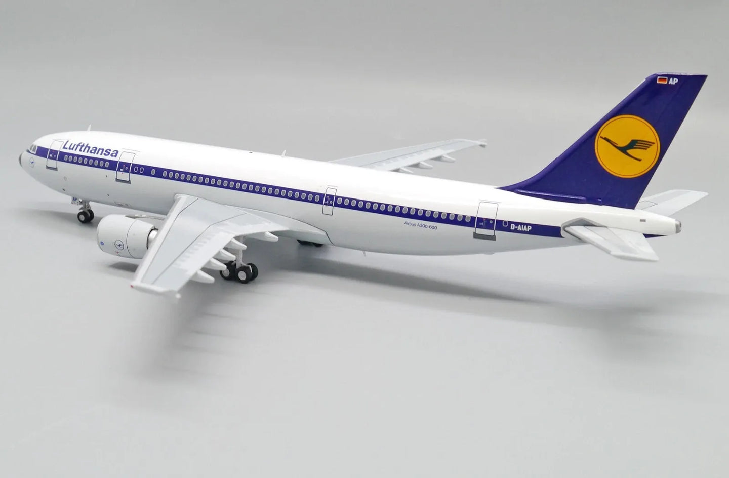 JC WINGS A300-600R LUFTHANSA REG: D-AIAP