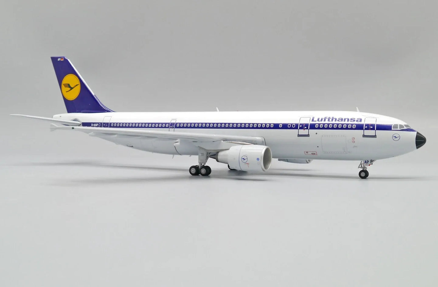 JC WINGS A300-600R LUFTHANSA REG: D-AIAP