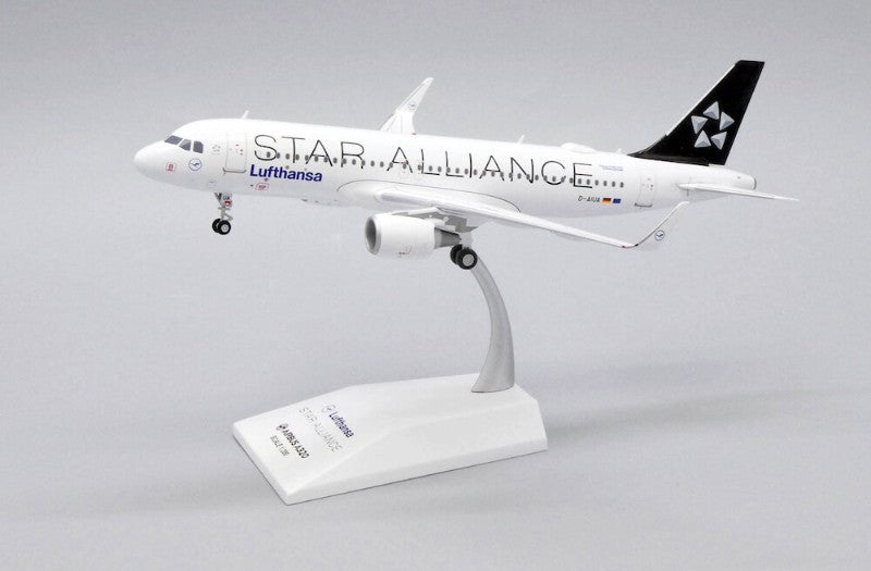 JC WINGS A320 LUFTHANSA "STAR ALLIANCE" REG: D-AIUA