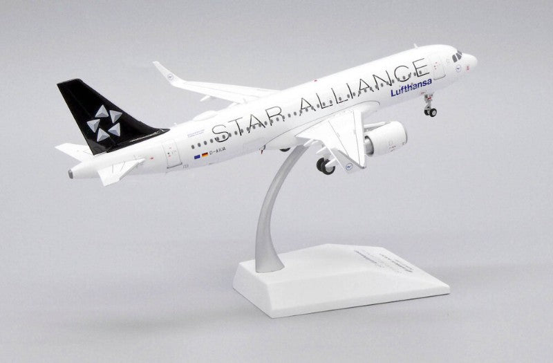 JC WINGS A320 LUFTHANSA "STAR ALLIANCE" REG: D-AIUA