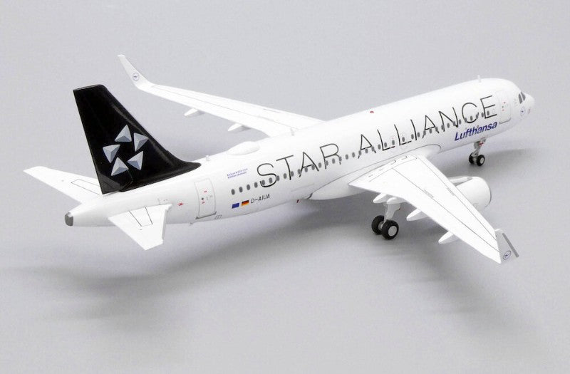 JC WINGS A320 LUFTHANSA "STAR ALLIANCE" REG: D-AIUA