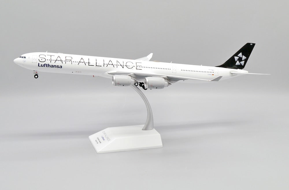 JC WINGS A340-600 LUFTHANSA "STAR ALLIANCE" REG: D-AIHC