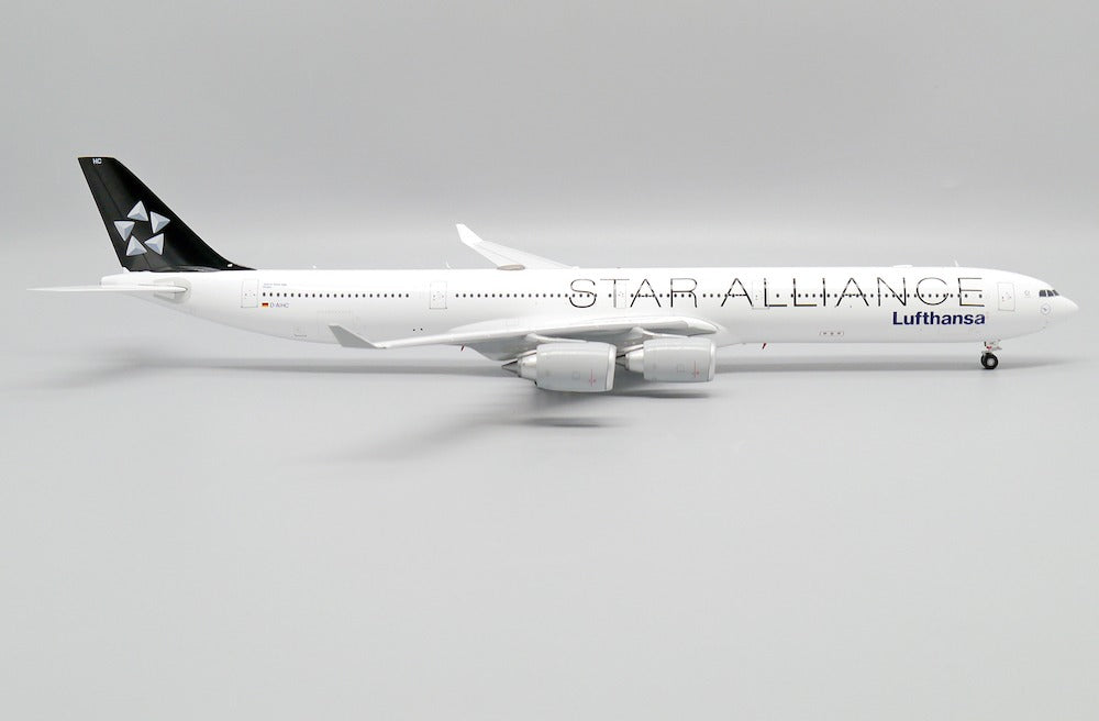 JC WINGS A340-600 LUFTHANSA "STAR ALLIANCE" REG: D-AIHC
