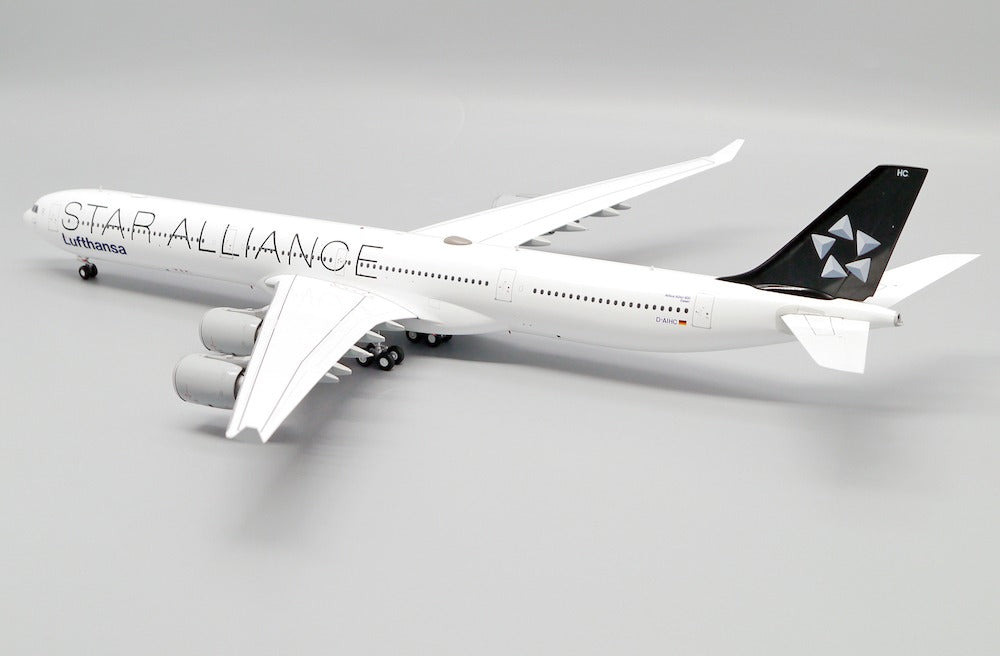 JC WINGS A340-600 LUFTHANSA "STAR ALLIANCE" REG: D-AIHC