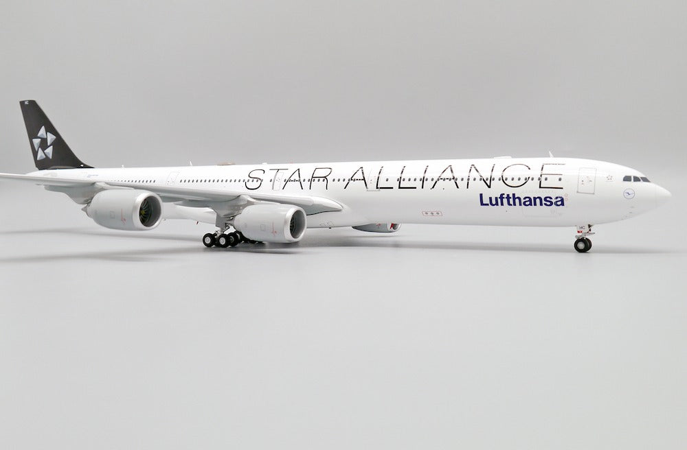 JC WINGS A340-600 LUFTHANSA "STAR ALLIANCE" REG: D-AIHC