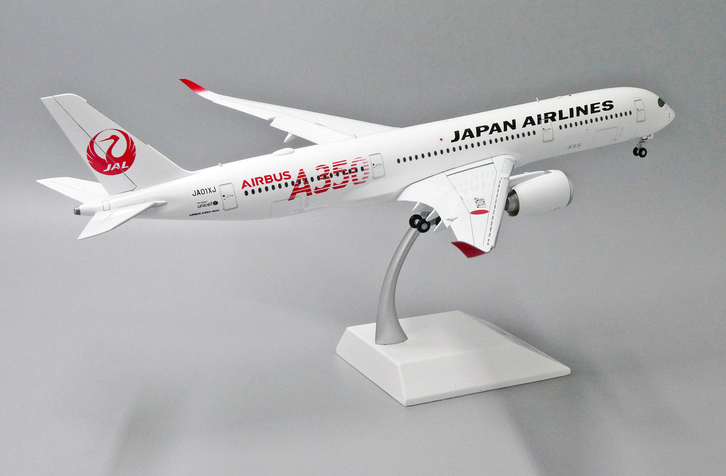JCWINGS JAPAN AIRLINES A350-900 FLAPS DOWN REG: JA01XJ