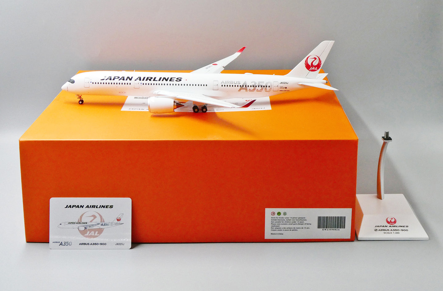 JC WINGS A350-900XWB JAPANESE AIRLINE (JAL) "JAL SILVER" (FLAPS DOWN) REG: JA02XJ